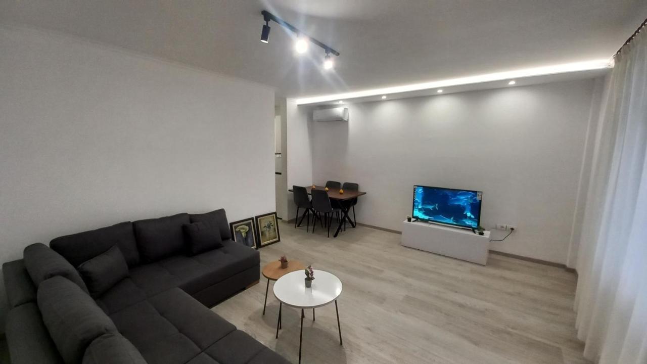 Flowers Guesthouse تيرانا المظهر الخارجي الصورة