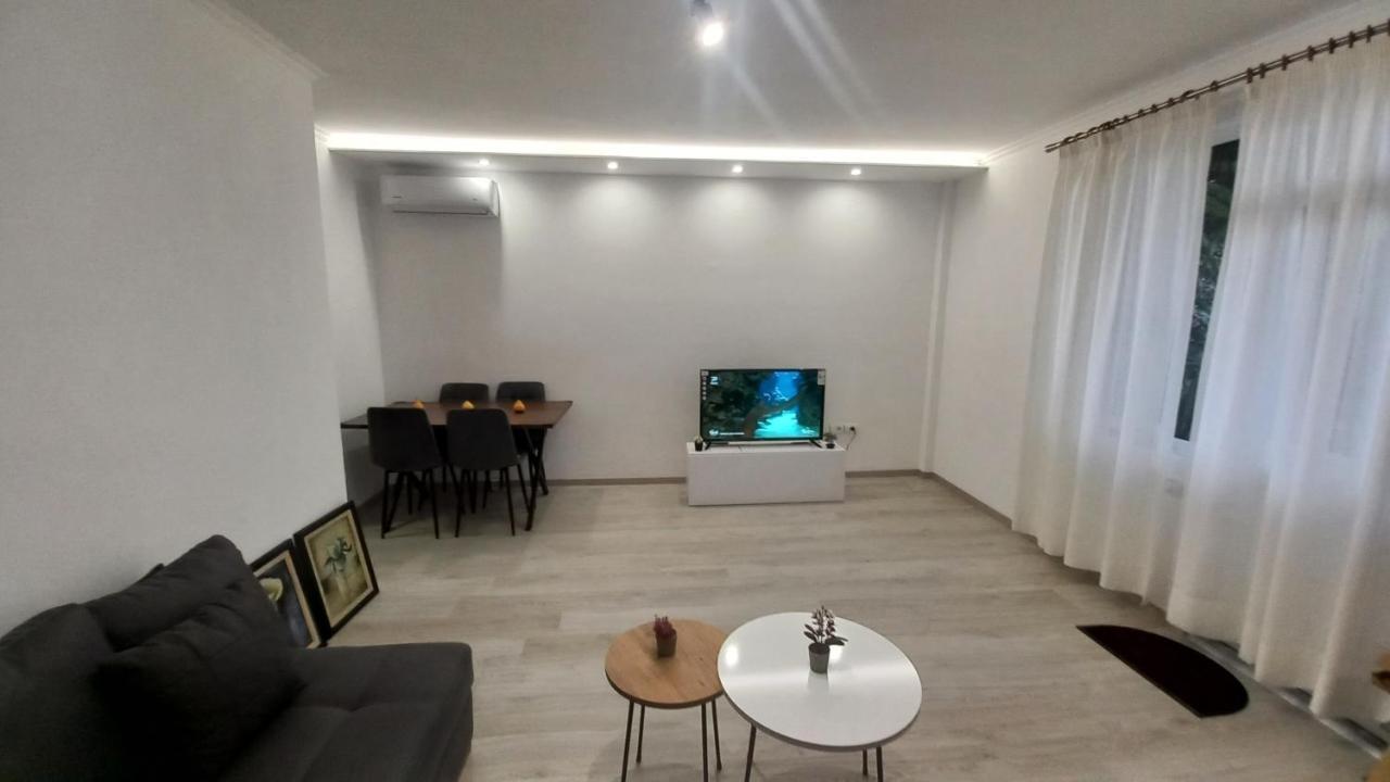Flowers Guesthouse تيرانا المظهر الخارجي الصورة