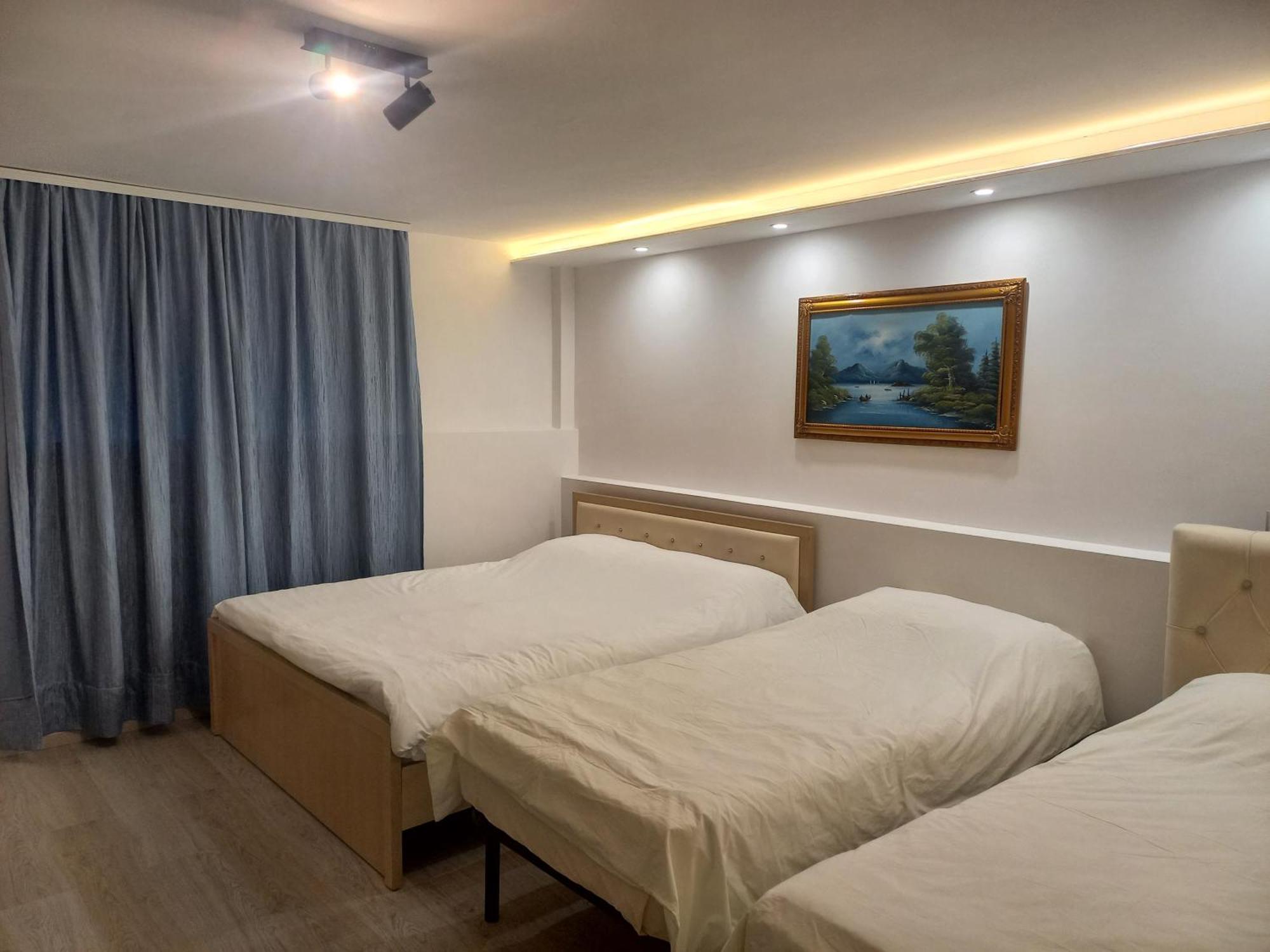 Flowers Guesthouse تيرانا المظهر الخارجي الصورة