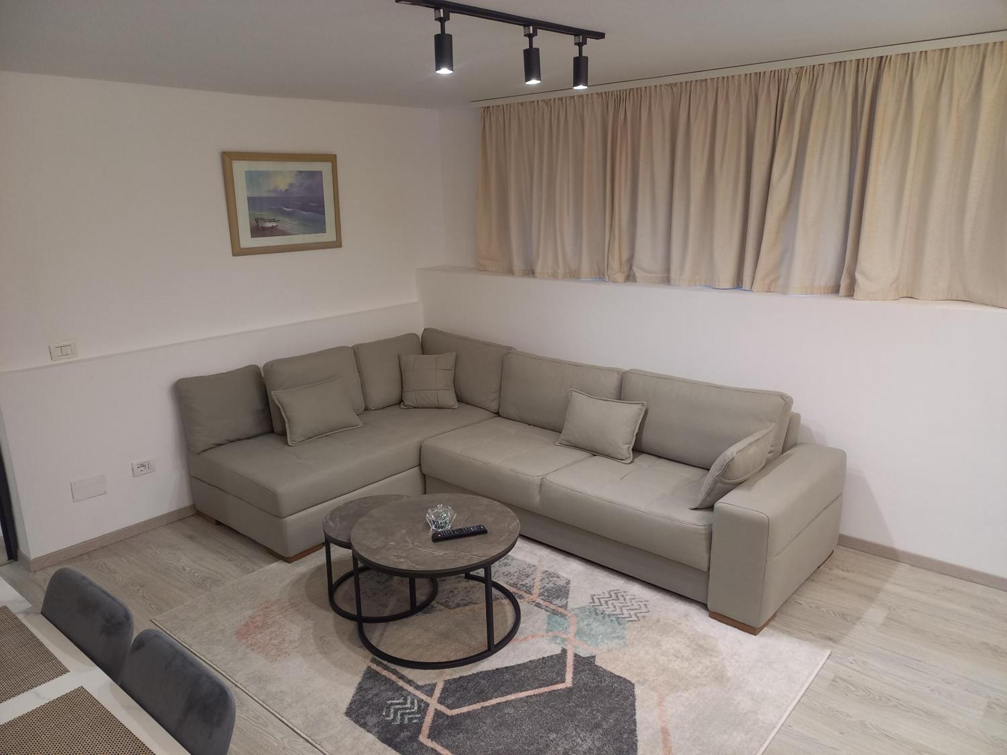 Flowers Guesthouse تيرانا المظهر الخارجي الصورة