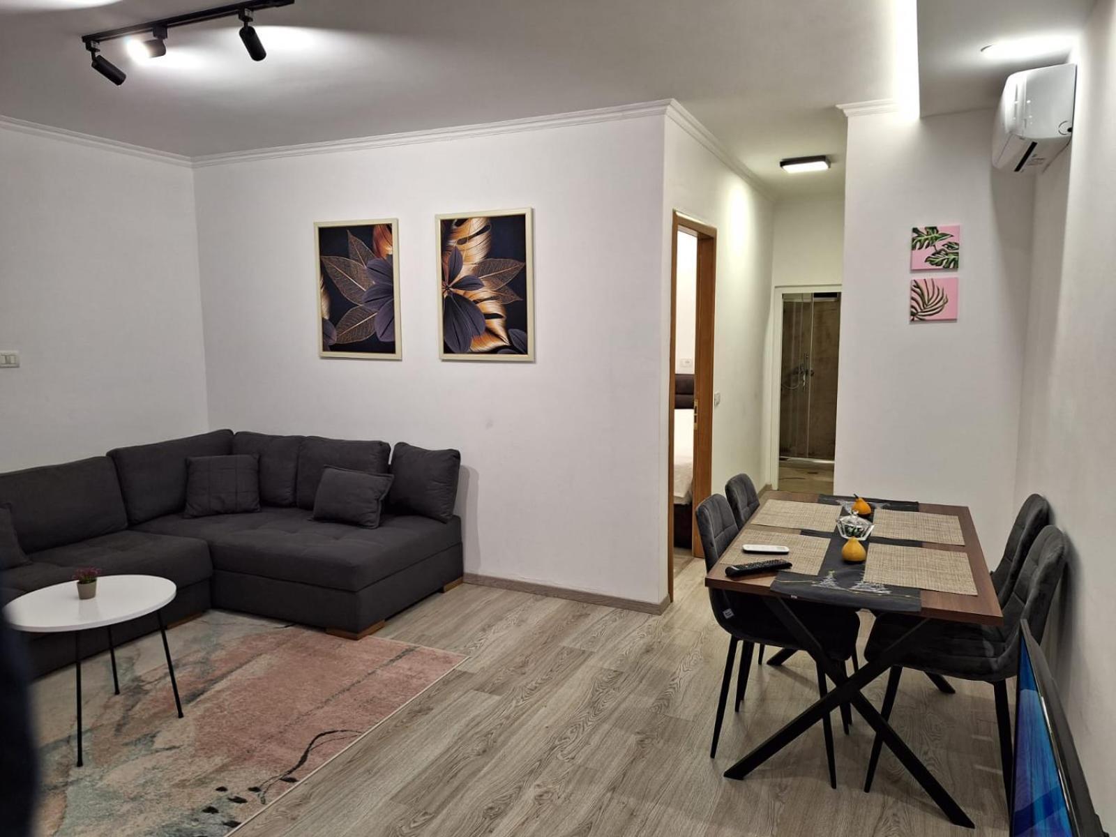 Flowers Guesthouse تيرانا المظهر الخارجي الصورة