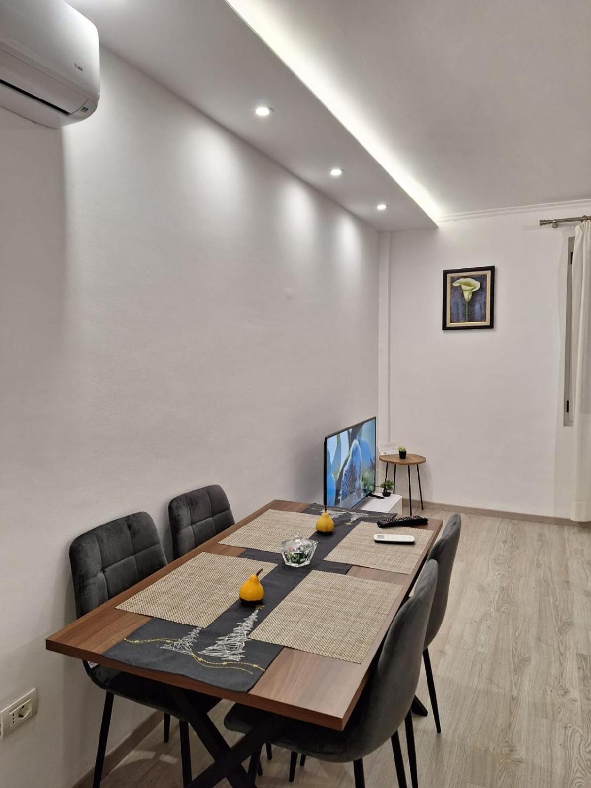 Flowers Guesthouse تيرانا المظهر الخارجي الصورة