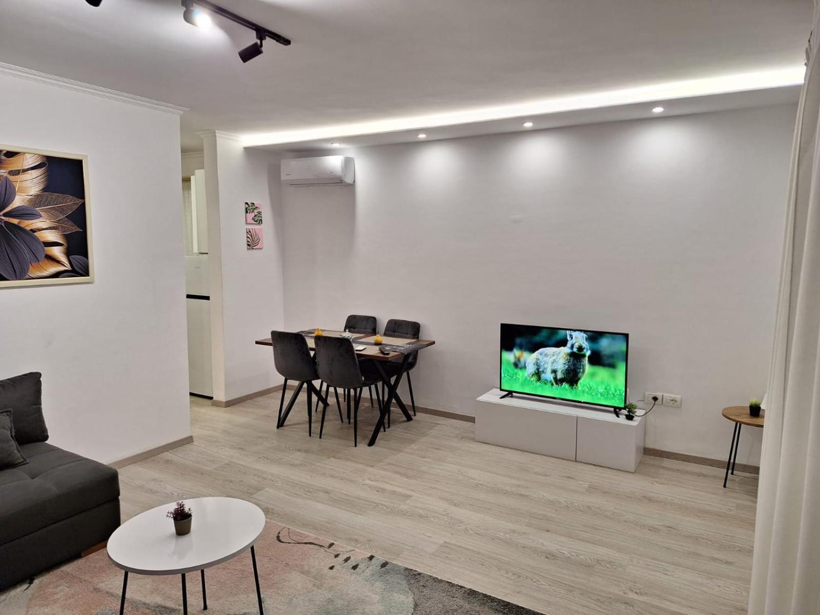 Flowers Guesthouse تيرانا المظهر الخارجي الصورة