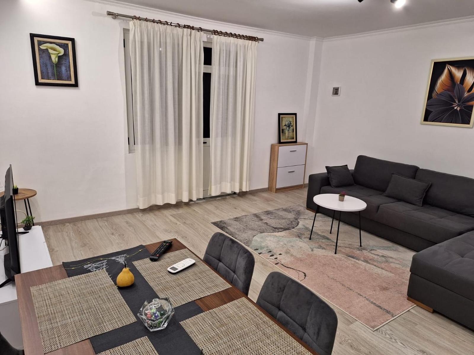 Flowers Guesthouse تيرانا المظهر الخارجي الصورة