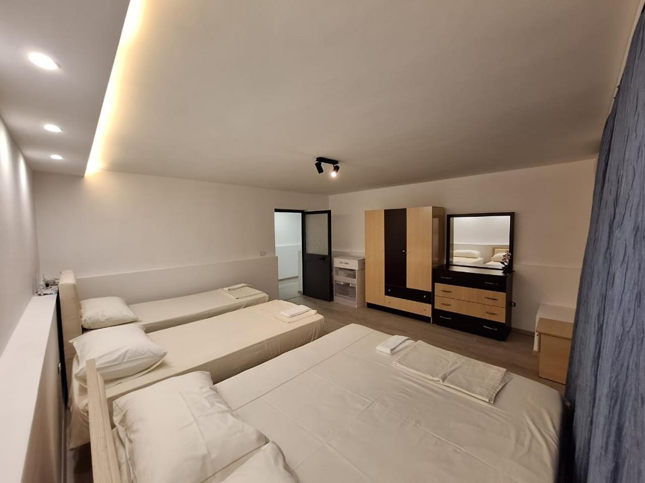 Flowers Guesthouse تيرانا المظهر الخارجي الصورة